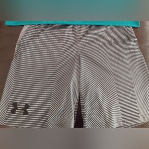 Under Armour shorts youth medium